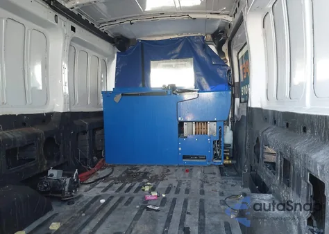 2019 Ford Transit-250 z USA, uszkodzony, nr VIN 1FTYR2CM0KKB43217